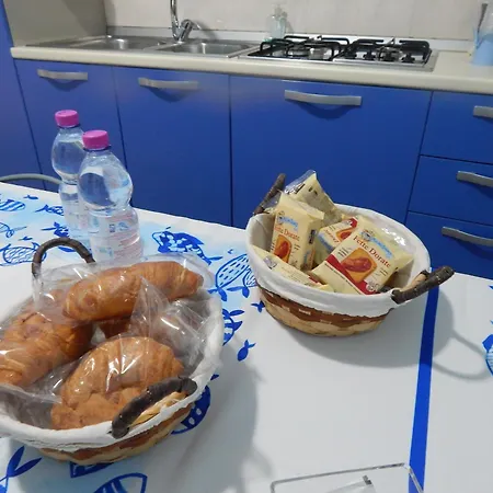לינה וארוחת בוקר In Pieno Centro קרוטונה