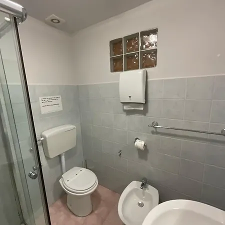 לינה וארוחת בוקר In Pieno Centro קרוטונה